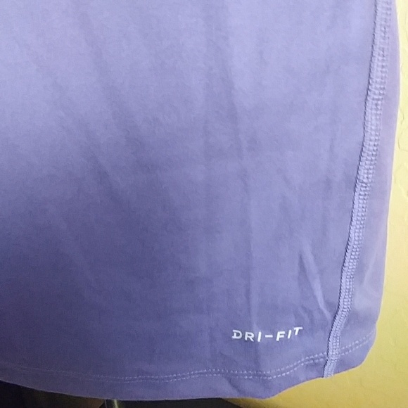 NEW women's Nike running tee. Small - Picture 5 of 7